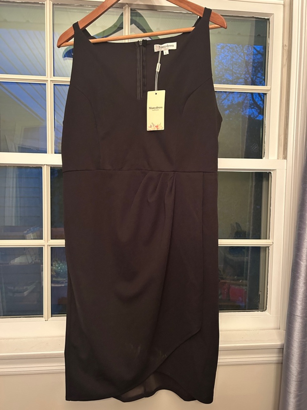 Black Sleeveless Sheath Dress
